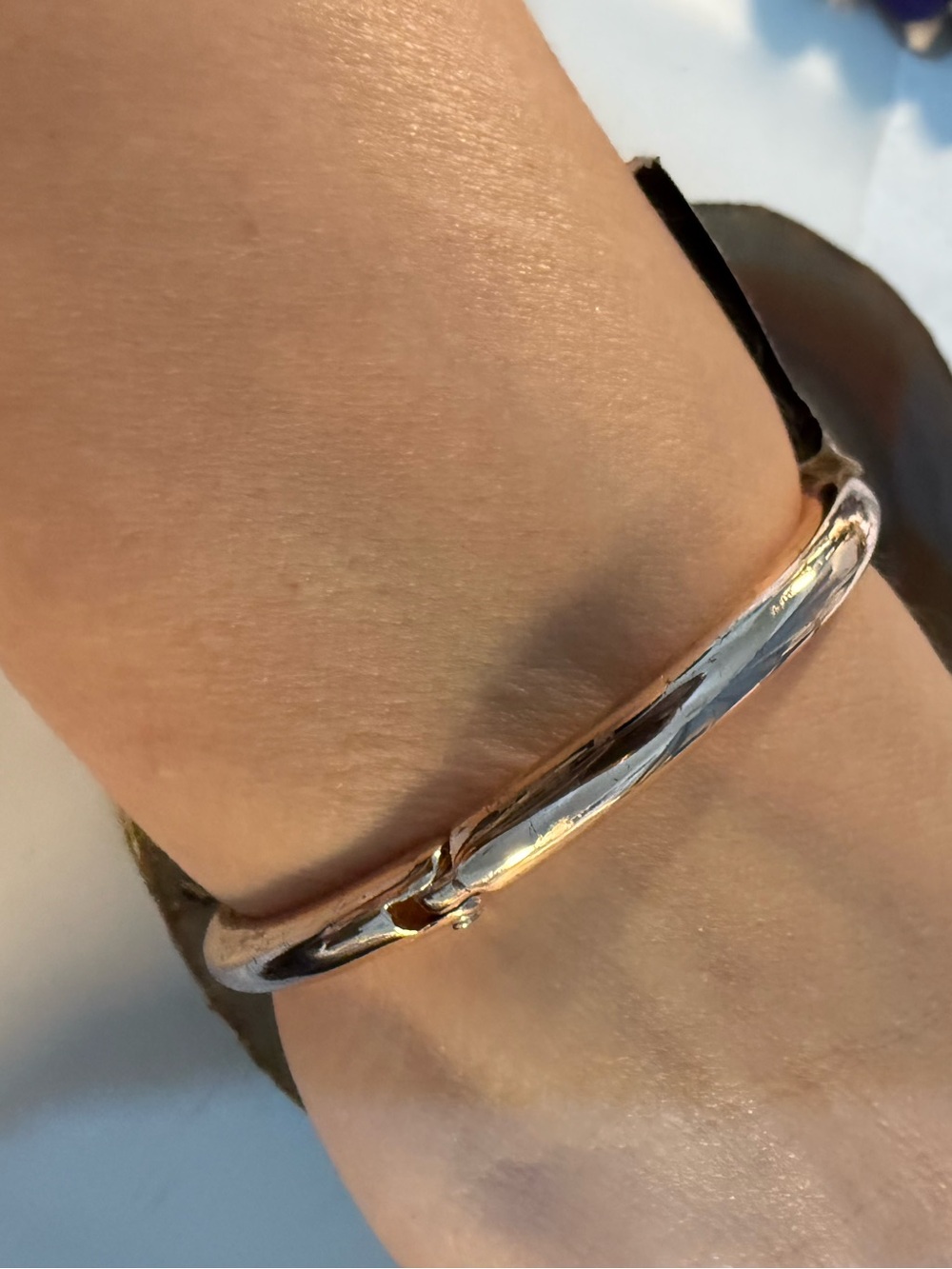 Rebecca Minkoff Gold-Tone Clasp Bracelet NWT Size 7 - Picture 2 of 7